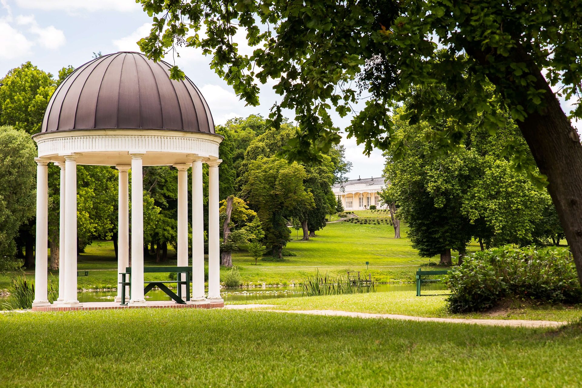 Tavasz a kastélyban